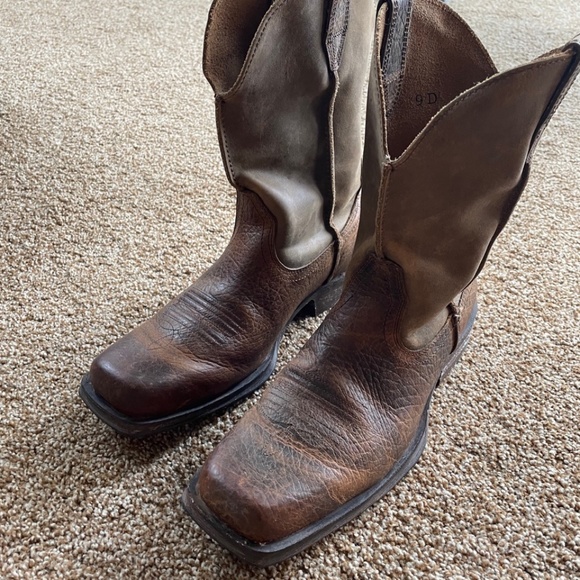 Ariat Boots - Men's Size 9D - Picture 1 of 6